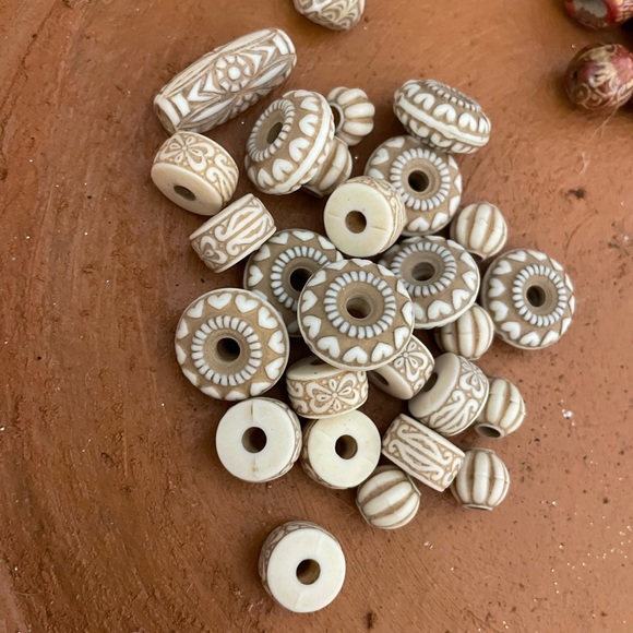 ⬇️ FINAL PRICE New Craft Beads Cream Beige Red 3 Packs - Picture 2 of 11